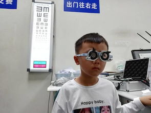 眼镜店验光配镜便捷背后，华西专家警示青少年近视加重风险